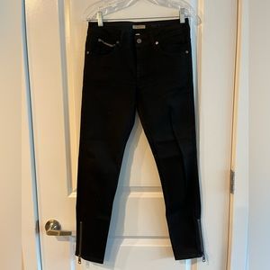 EUC Burberry Brit Zip Ankle Black Denim